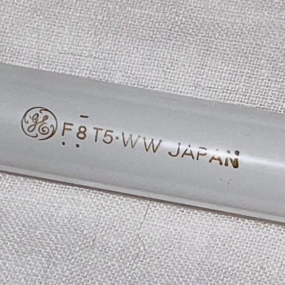 Under Cabinet Fluorescent Tube Bulb Lighting